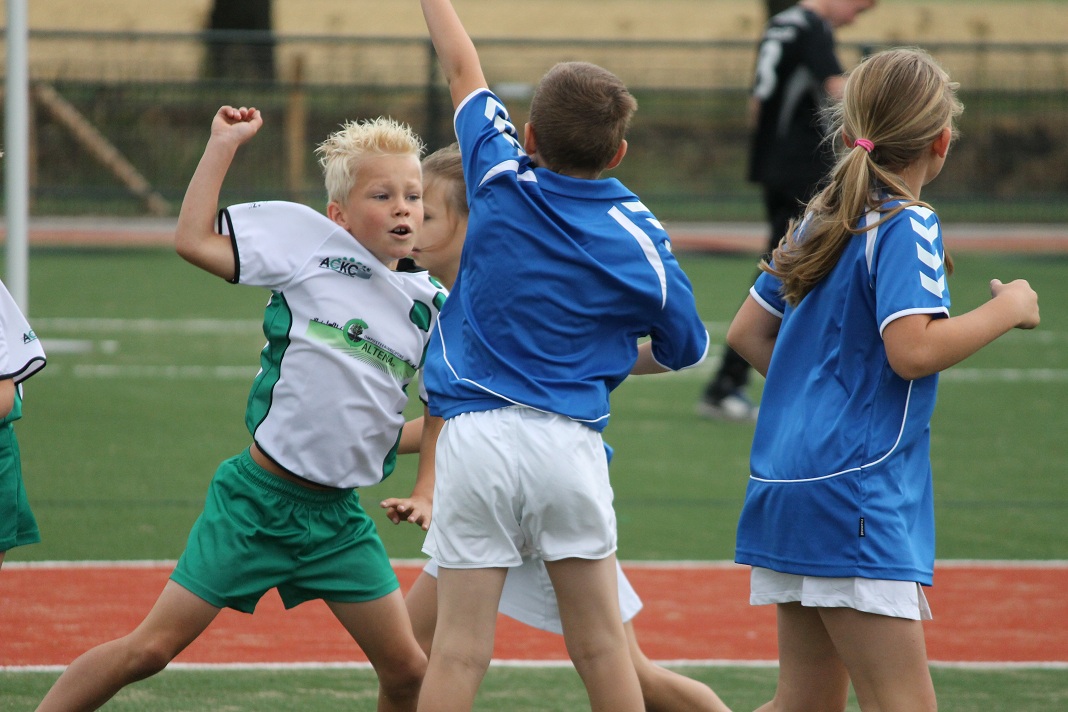 Oefenwedstrijd E2 Almkerk 002.JPG